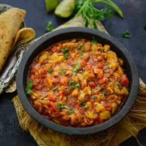 Achari Turai is a spicy delicious dish prepared using Turai, Courgette or Ridge Gourd. Not a vegetable liked by everyone, ridge gourd is actually high on nutrients and very healthy. Here is how to make Achari Turai.