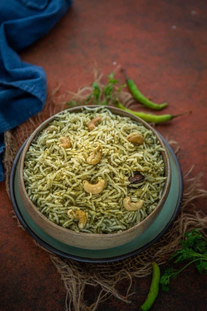 Palak Rice Recipe (Step by Step + Video) Palak Pulao - Whiskaffair