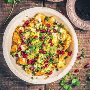 A tangy assemblage of crisp, cubed potatoes, masalas, chaat masala and sweet, pungent chutneys, Aloo Chaat reminds you of the flavours of Chandni Chowk.