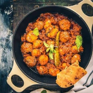 Restaurant Style Mushroom Tikka Masala Recipe is a find blend of marinated mushrooms, gently sautéed in luscious onion tomato gravy.