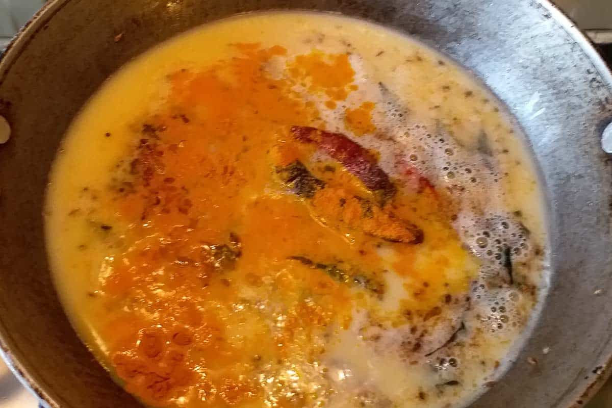 True to its name, this one of its kind accompaniment, Raw Mango Kadhi Recipe is essentially a delight for all the mango fans out there!