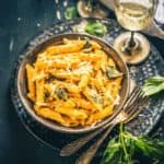 Garlicky Roasted Red Pepper Pasta is a delicious creamy Pasta full of the pungent flavour of garlic with the lovely charred flavour of the red bell peppers.