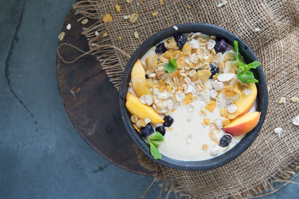 Peach Oat Smoothie Bowl, Peach Smoothie Recipe, Peachy Oat Smoothie, frozen peach smoothie, healthy peach smoothie, peach smoothie with yogurt, peach banana smoothie recipe,