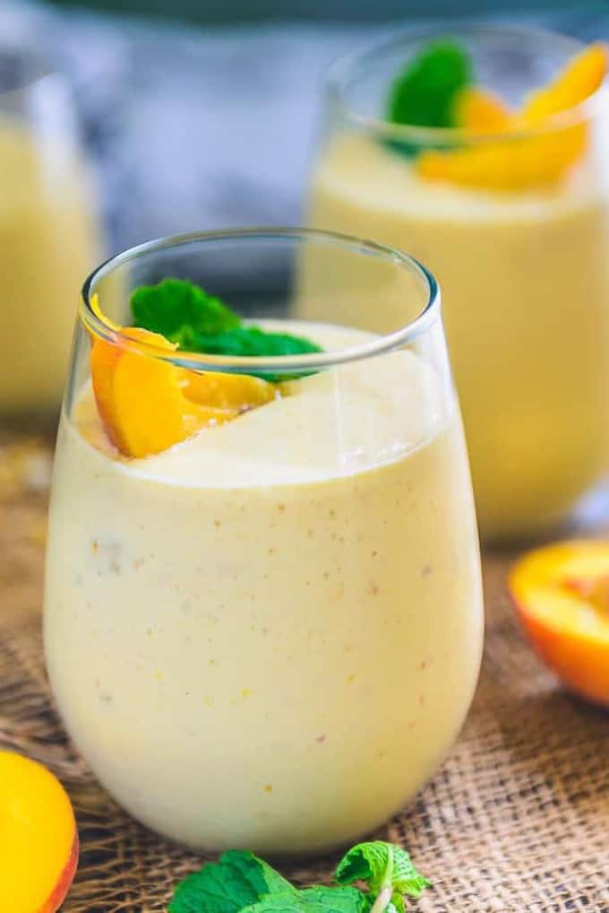 Healthy Vegan Peach Mango Smoothie Recipe, peach mango smoothie with yogurt, peach mango banana smoothie,