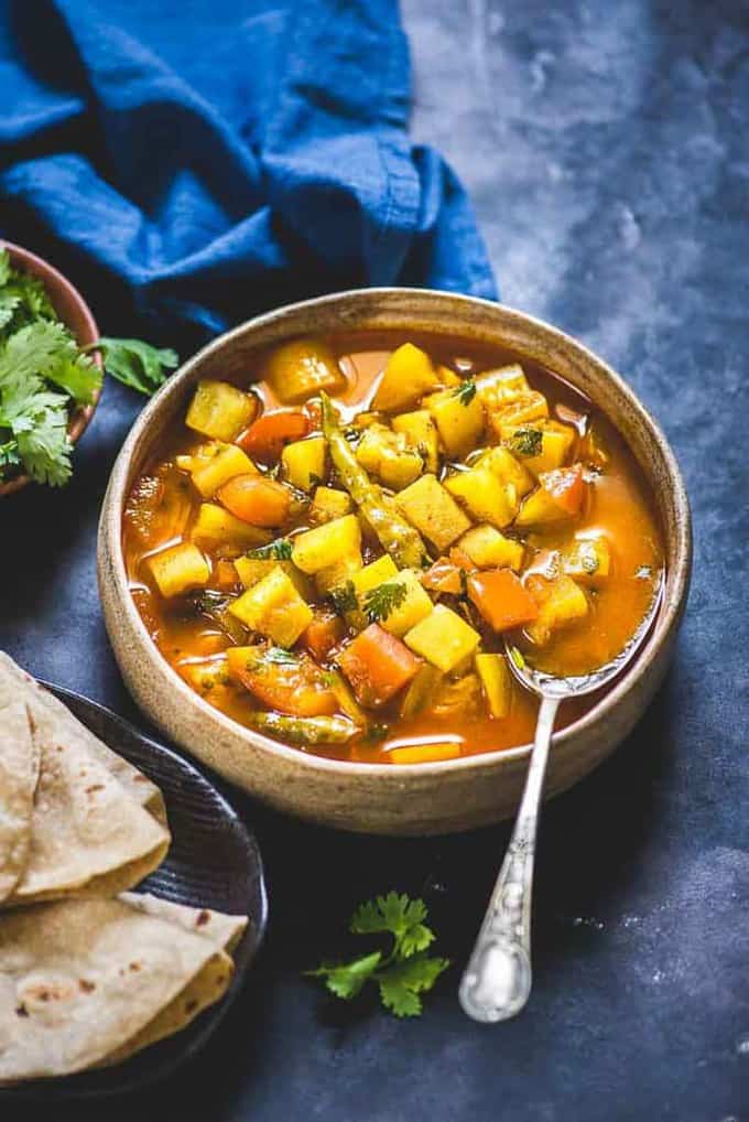 Want to serve your family a sabzi recipe that is both tasty and nutritious? Boil down on Lauki Tamatar Sabzi that perfectly fits the mould