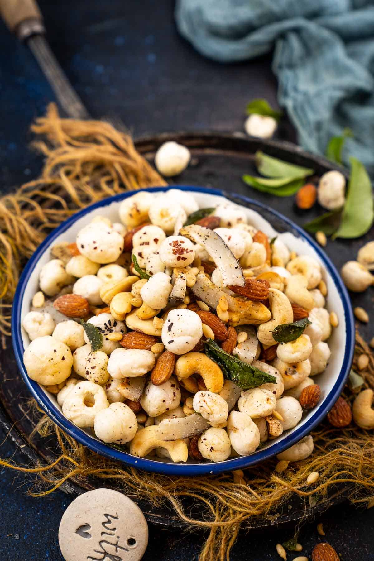 Makhana chivda served in a bowl.