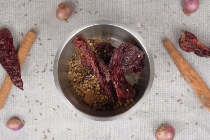 Kerala Style Mutton Curry Recipe - Whiskaffair