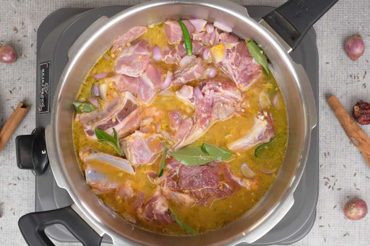 Kerala Style Mutton Curry Recipe   Whiskaffair - 2