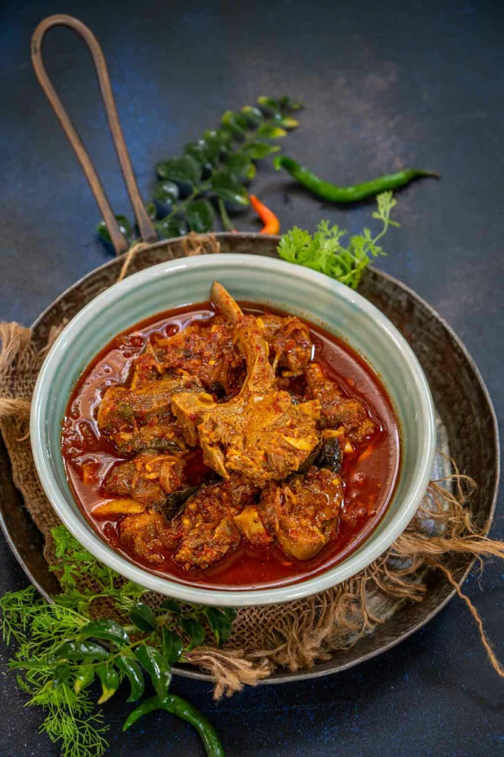 Kerala Style Mutton Curry Recipe - Whiskaffair