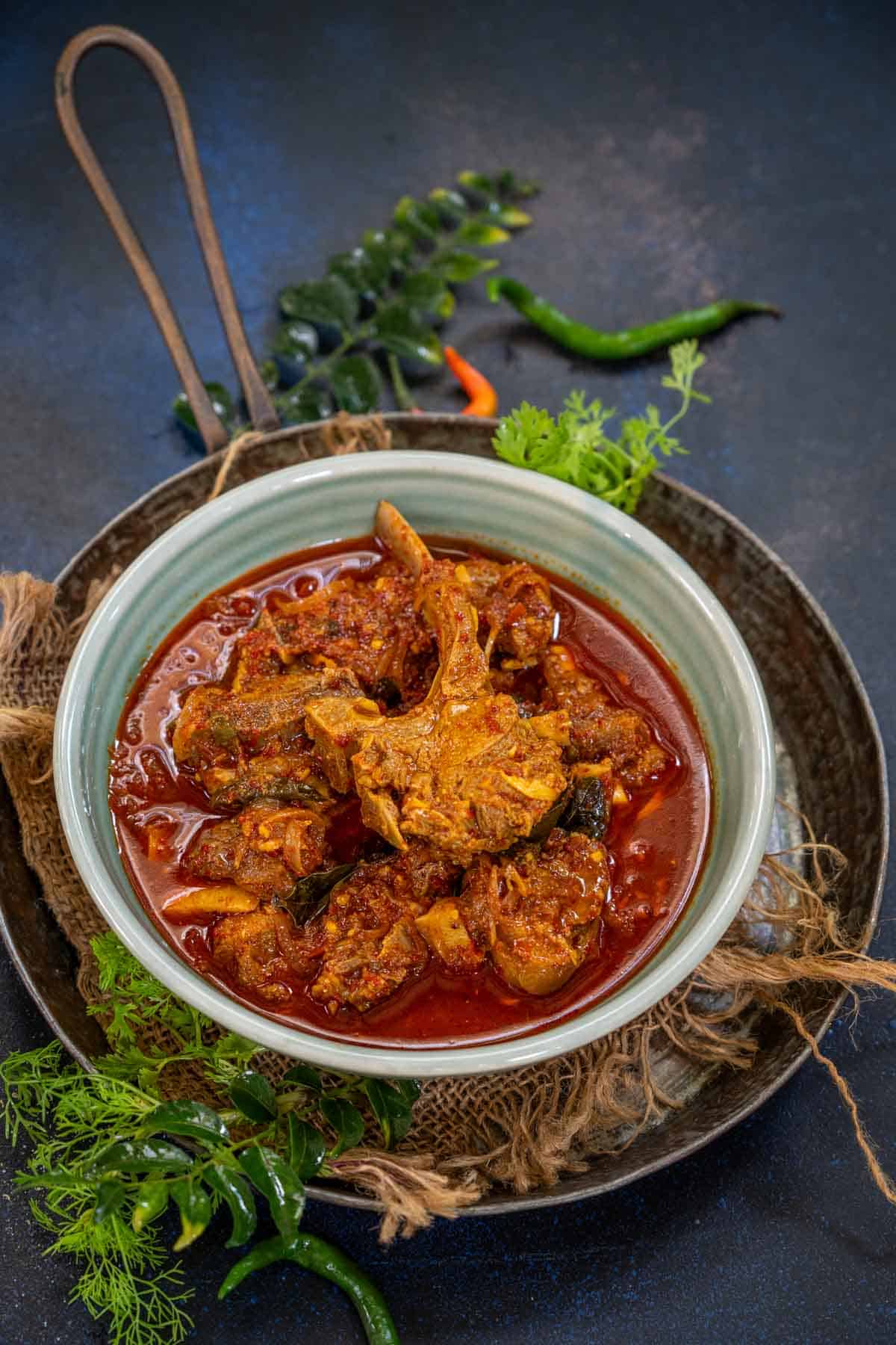 Kerala Style Mutton Curry Recipe   Whiskaffair - 44