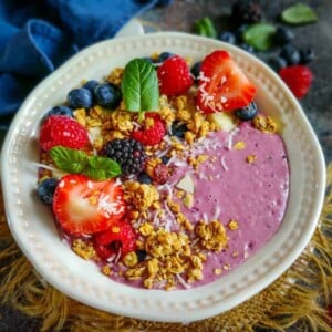 Acai Bowl is a super healthy breakfast option which is easy to make and uses less than 5 ingredients and 5 minutes. Top it with a variety of topping for a new taste everyday. Here is how to make Acai Bowl Recipe.