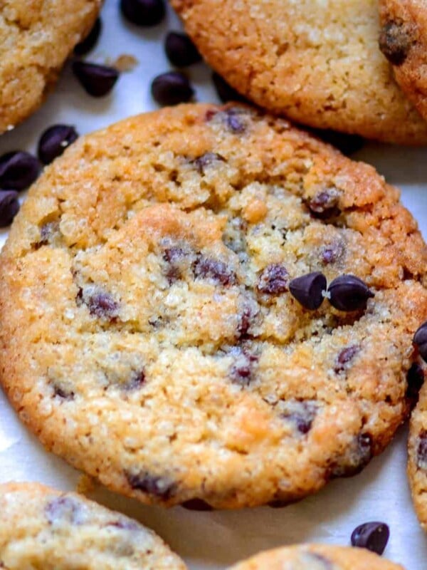With crispy edges and a soft chewy center, these eggless chocolate chip cookies are perfections. Made using a handful of ingredients in under 30 minutes, these egg-free cookies will surely become your favorite.