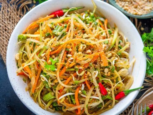 Thai Green Papaya Salad Recipe (Som Tam)