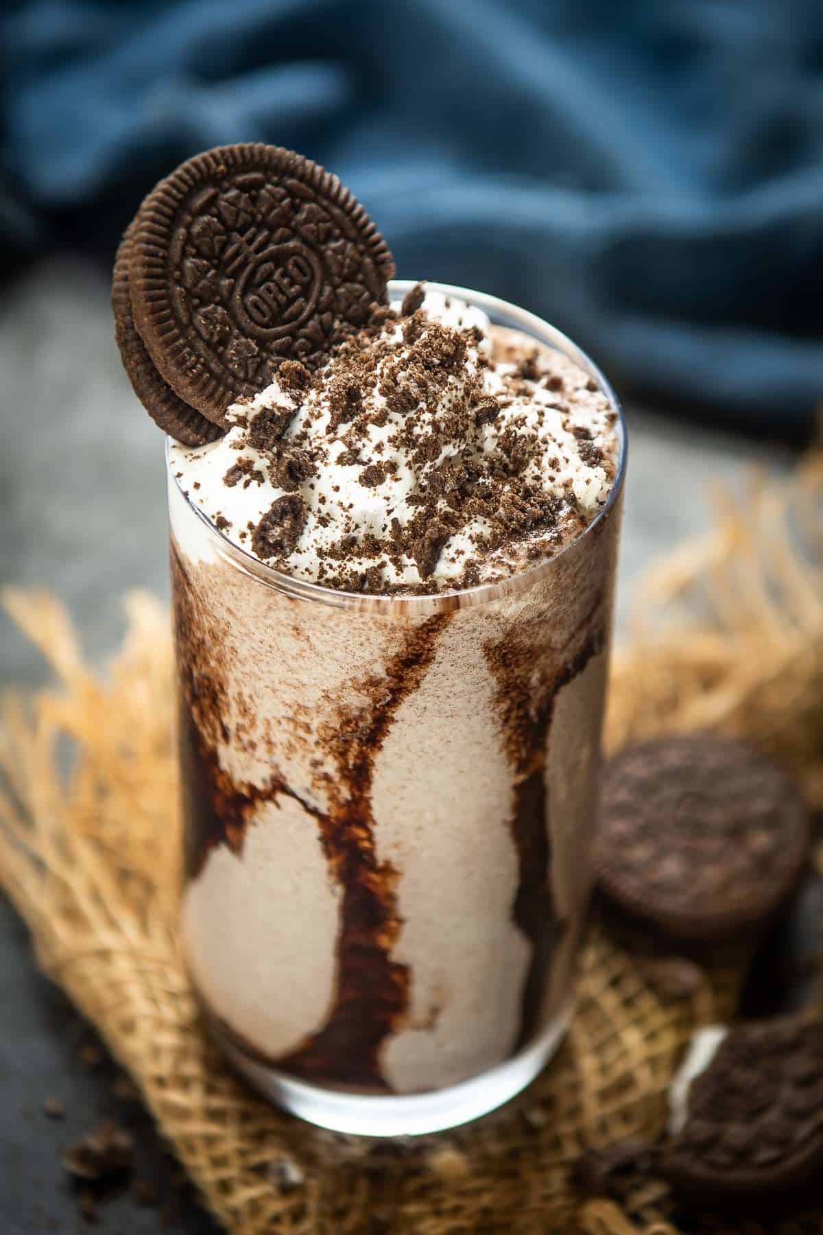 Thick Oreo Milkshake (Without Chocolate Syrup)