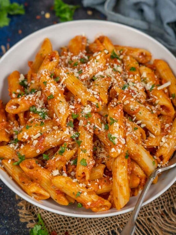 This Creamy Chicken Penne Alla Vodka is an easy-to-make pasta dish where penne pasta and chicken are cooked in a creamy tomato and vodka sauce. Make chicken alla vodka at home using my easy recipe.