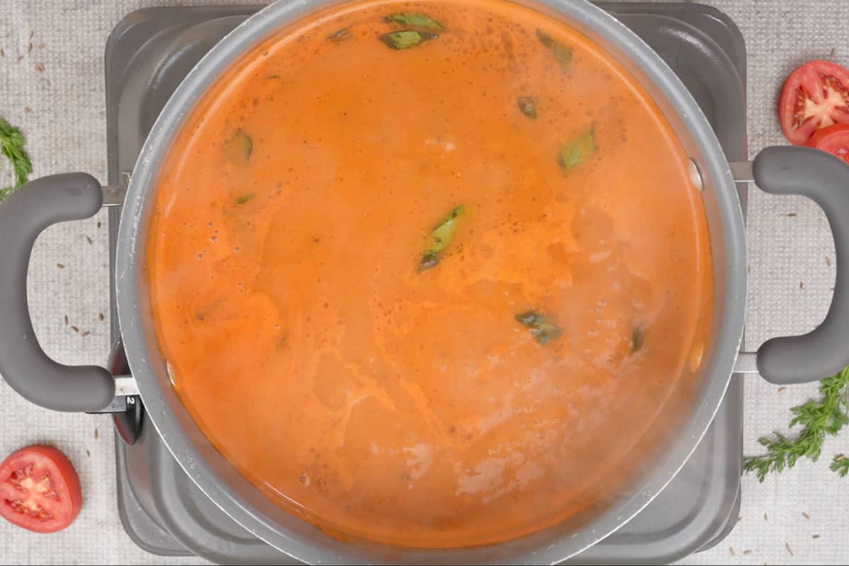 Ready tomato shorba.