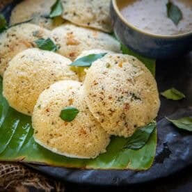 Rava Idli (Semolina Idli, Suji Idli) is a South Indian breakfast dish made using semolina. Learn to make soft, hotel-style idli at home using my recipe. Here is how to make it.
