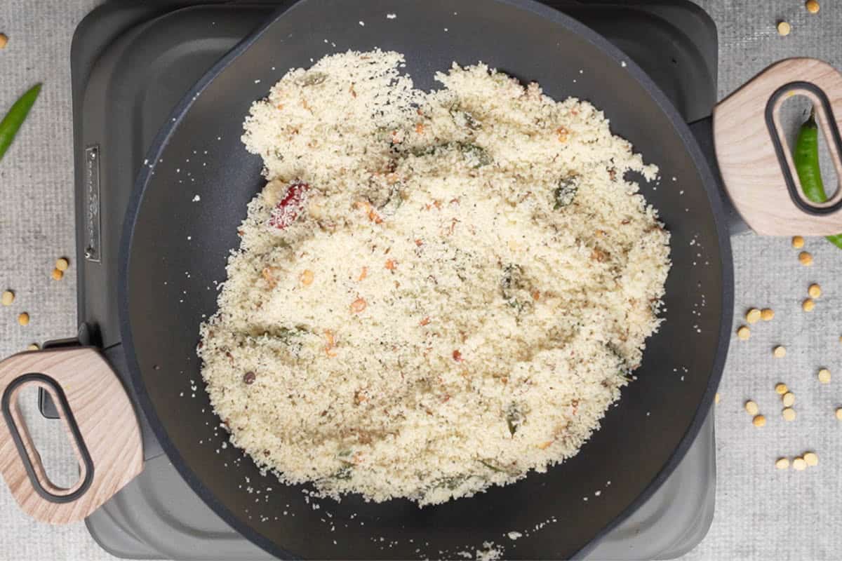 Roasted rava in the pan.