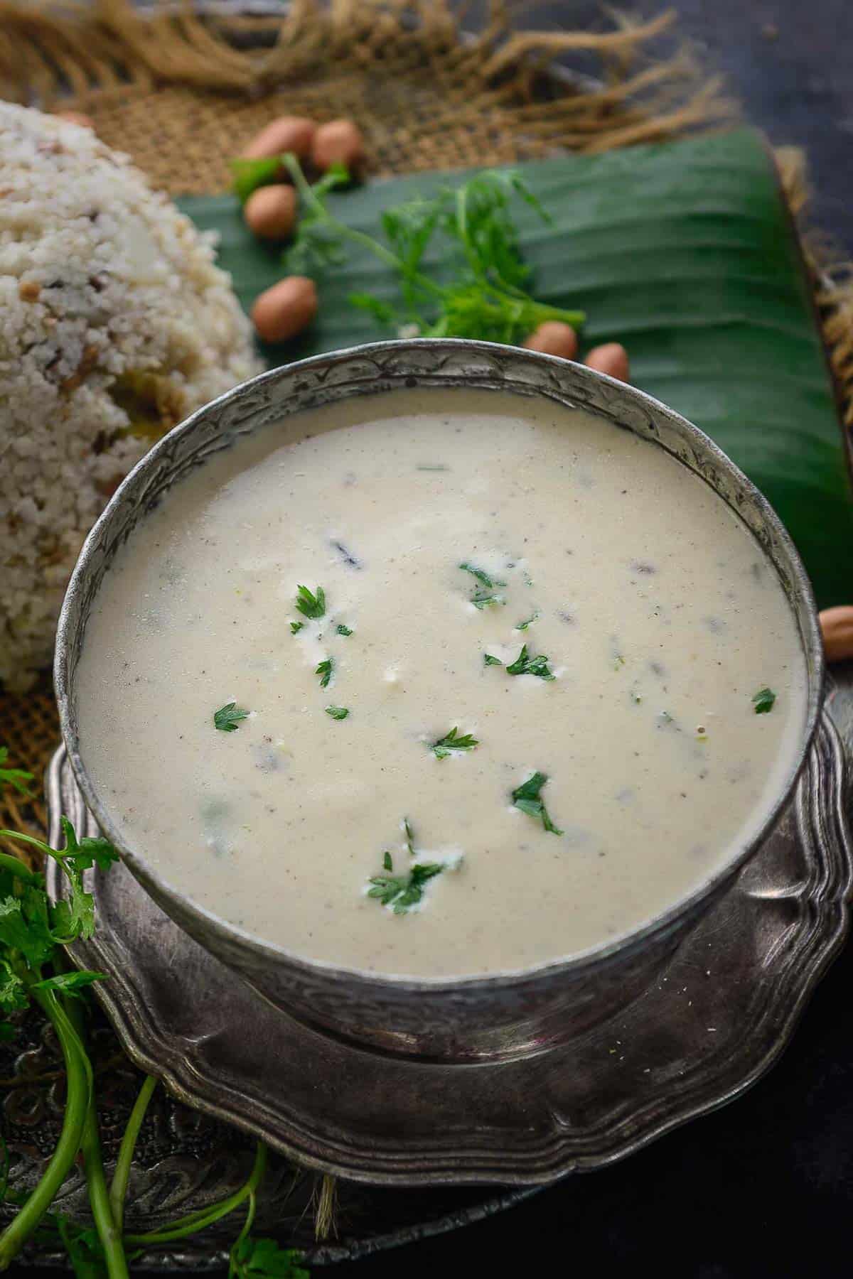 Shengdana amti served in a bowl.