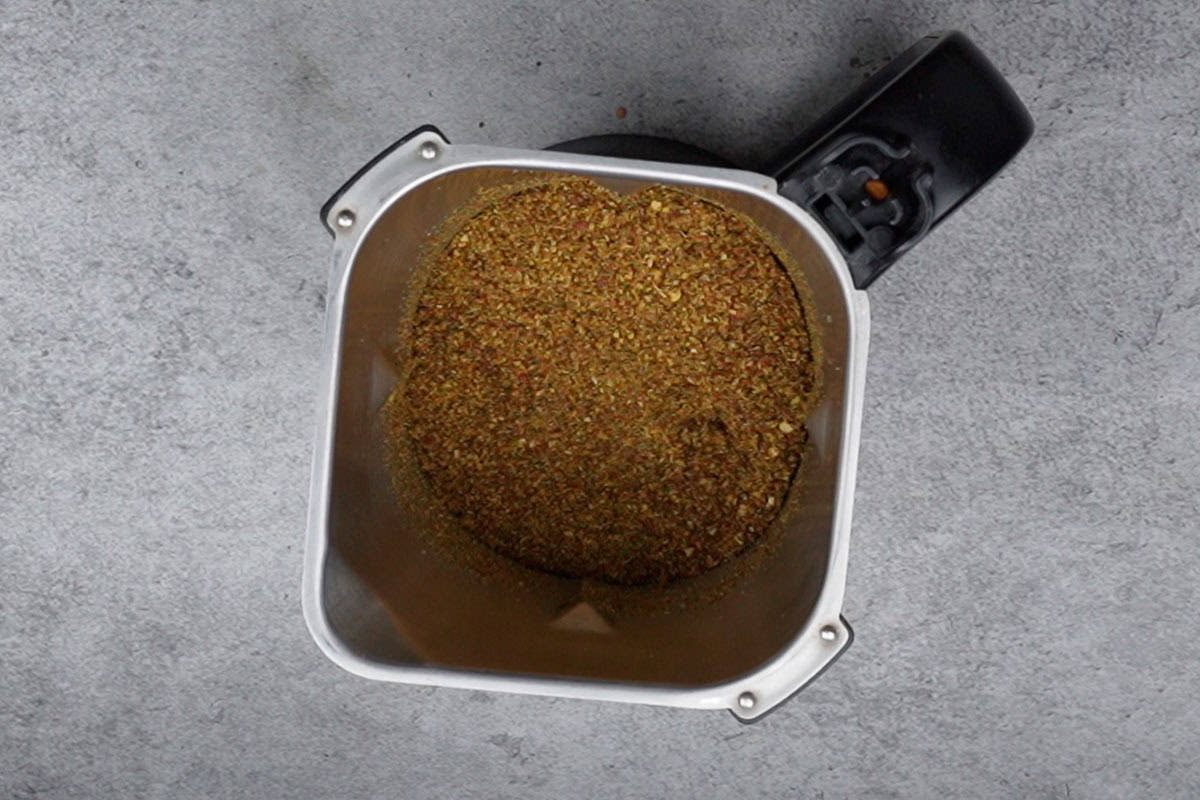 Ready karivepaku podi in the grinder.