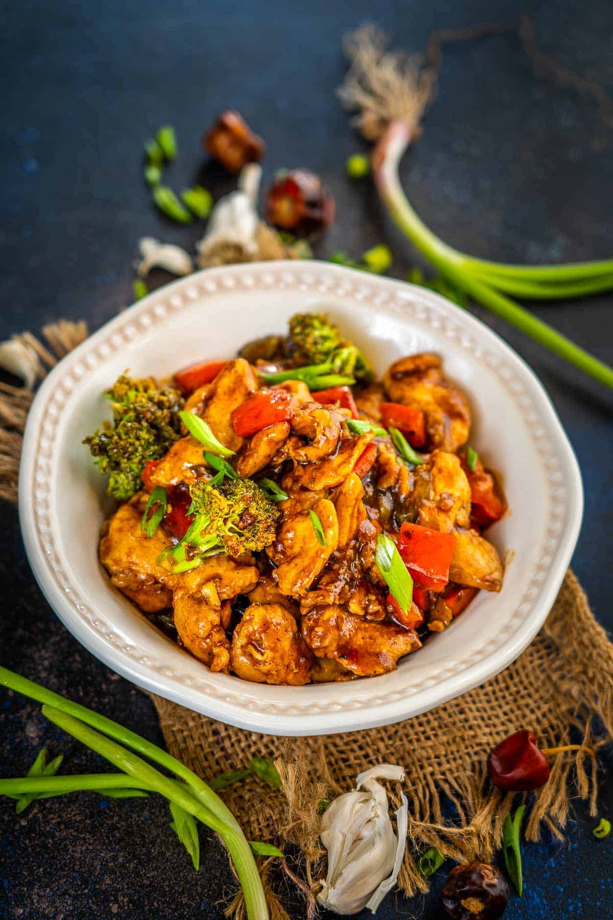 Hunan chicken served in a bowl.