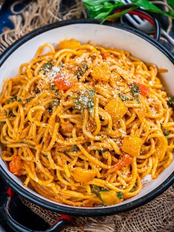Cajun Spaghetti (Louisiana Spaghetti) is a creamy and spicy pasta recipe perfect for an indulgent meal. It is easy to make and comes together in under 20 minutes using simple ingredients (vegetarian).