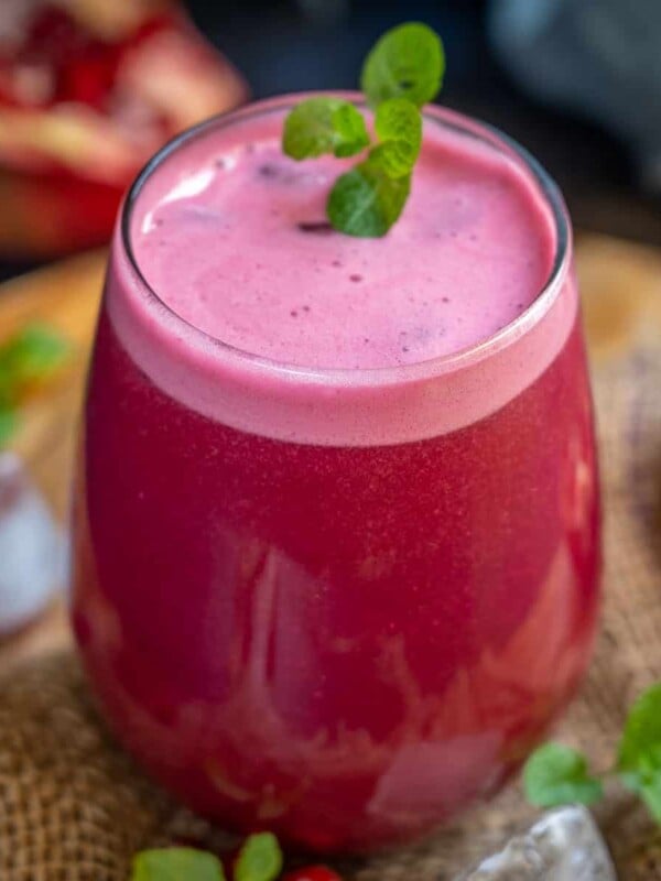 Kiwi Quencher Tropical Smoothie Recipe   Whiskaffair - 44