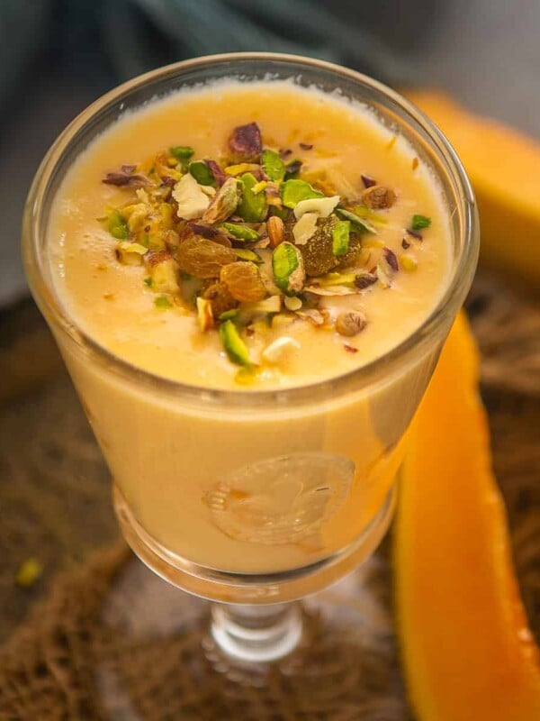 Muskmelon punch is a creamy cooling drink made using muskmelon, milk, condensed milk, and nuts. Serve it as a snack or dessert. Here is how to make it.