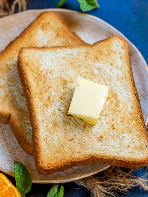 Air Fryer Toast is the best way to make crispy golden toast in just a few minutes. All you need is bread slices and your air fryer. Here is how to toast bread in an air fryer.
