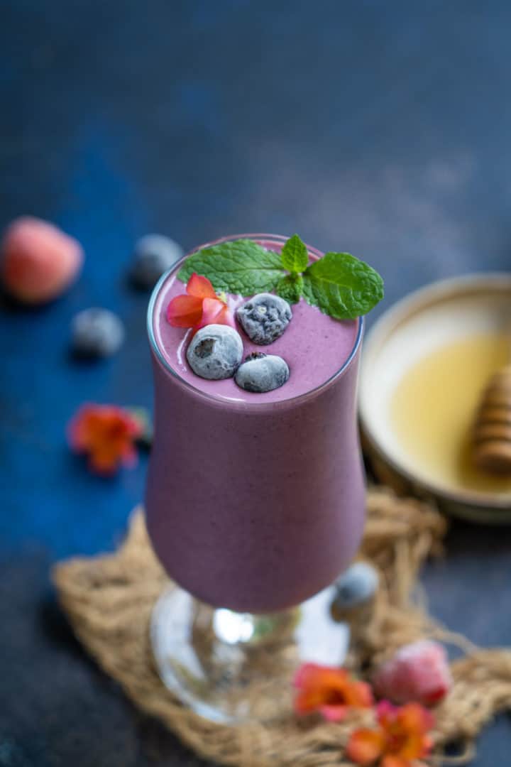 triple berry oat smoothie food image