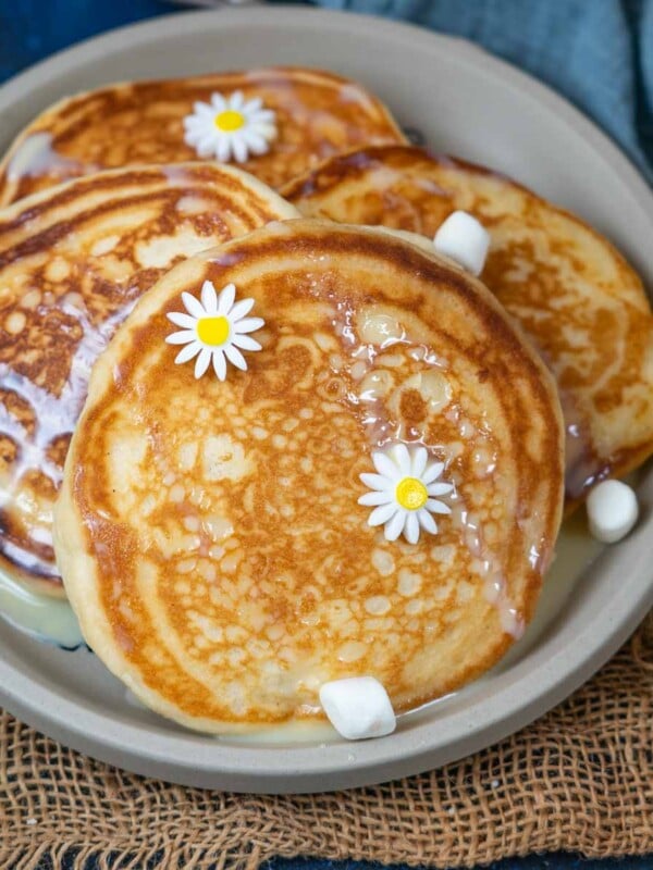 Mexican Tres Leches Pancakes are soft and fluffy pancakes perfect to serve for an indulgent breakfast. Make them using a few simple ingredients in under 20 minutes.