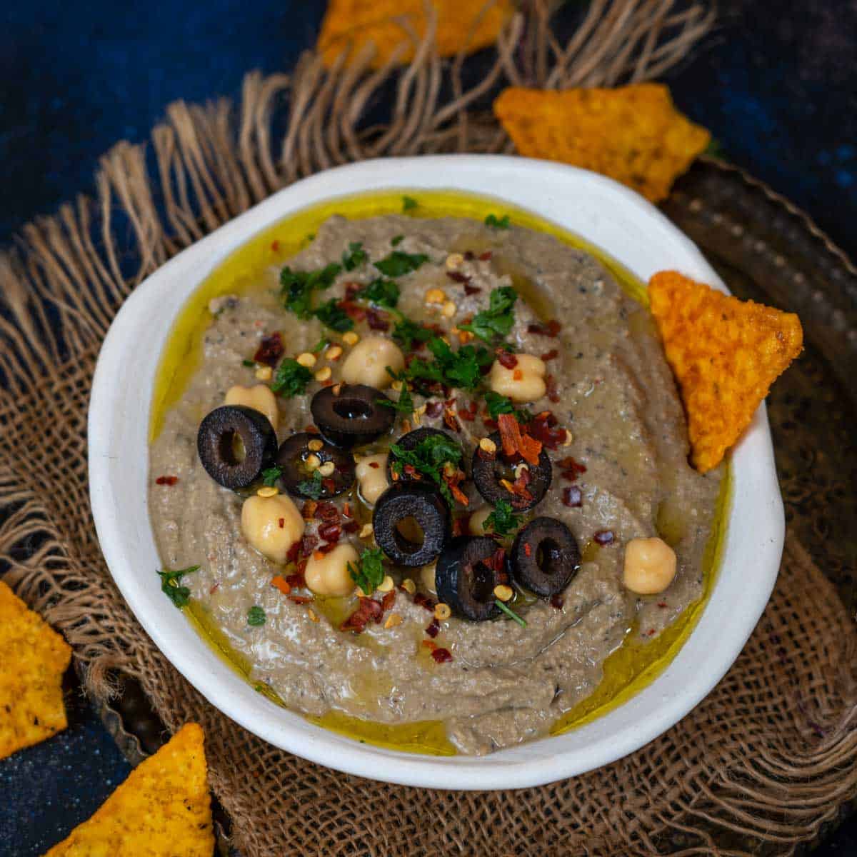 Boar's Head Olive Tapenade Hummus Dip + Video - Whiskaffair Boar's Head Olive Tapenade Hummus Dip + Video - Whiskaffair
