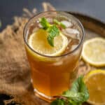 This 3 ingredients Brown Sugar Lemonade is the refreshing beverage you need on a hot sunny day. Try my easy recipe here (vegan, gluten-free).