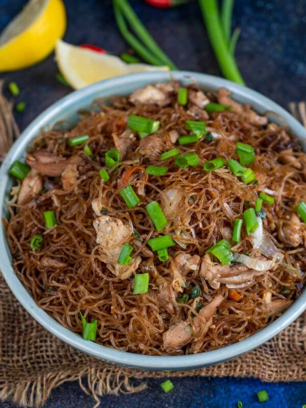 Chicken Pad Woon Sen Noodles (Thai Glass Noodles Stir Fry) is a Thai dish where glass noodles are stir-fried with veggies and chicken in a savoury and sweet sauce. Make this dish at home in under 30 minutes using my easy recipe.