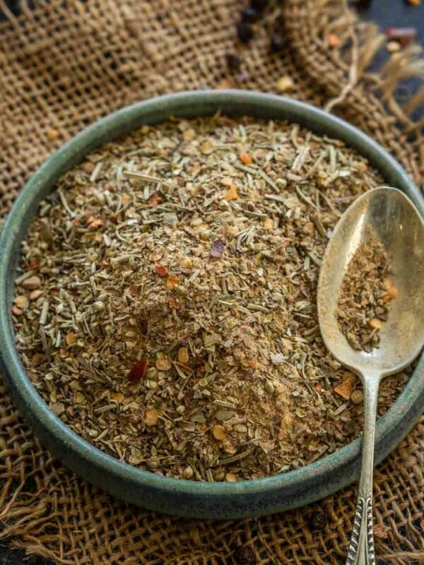 This Homemade Spaghetti Seasoning is the secret ingredient you need to enhance the taste of your pasta. Not only in pasta, but you can also use it in soups, pizzas, sauces, etc. Try my easy recipe here (vegan, gluten-free).