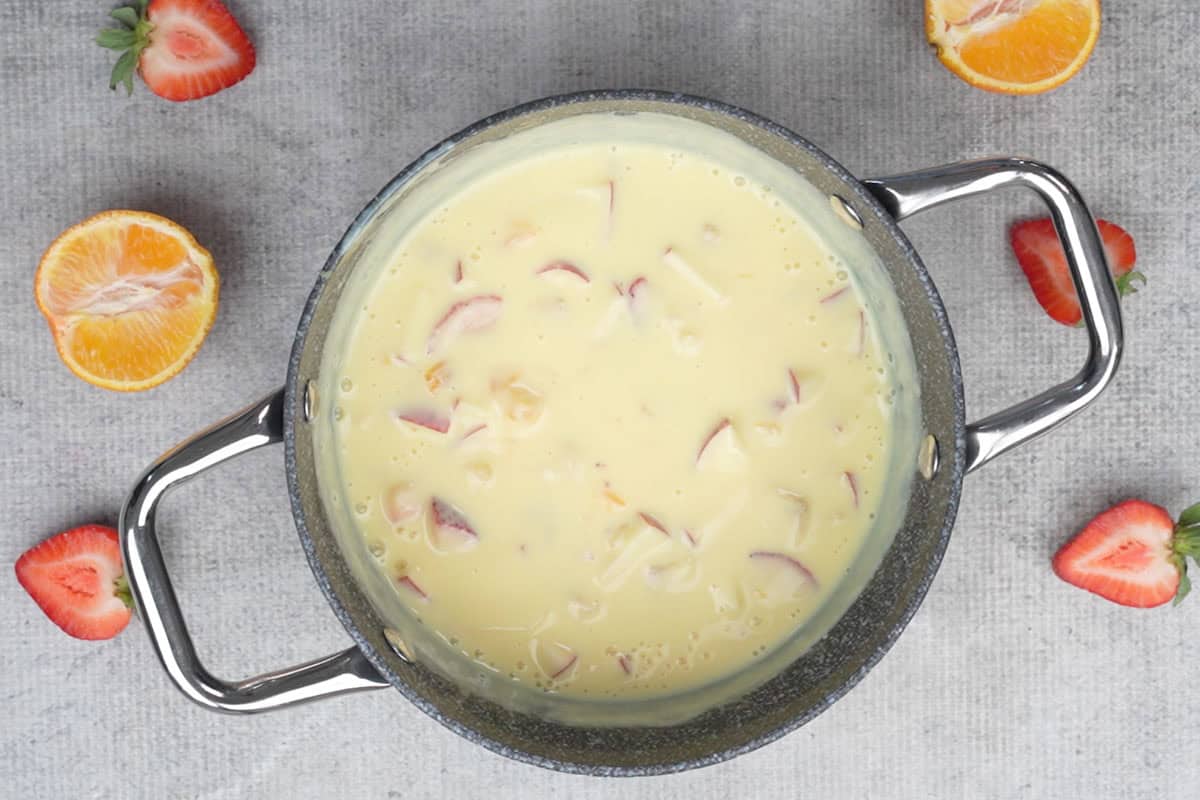 Ready fruit custard.