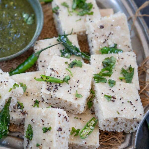 Oats dhokla served on a plate.
