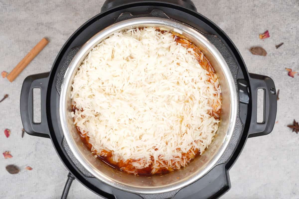 Soaked rice added to the instant pot.