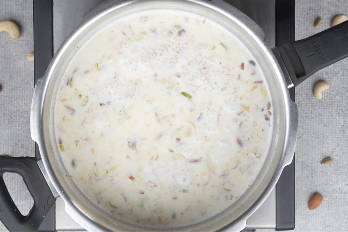Ready doodh dalia in the cooker.