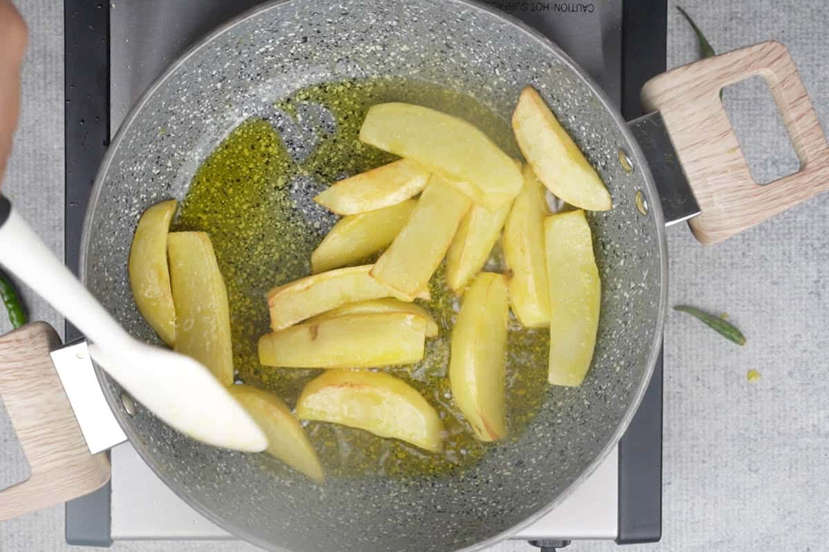 Fried potatoes in the pan.